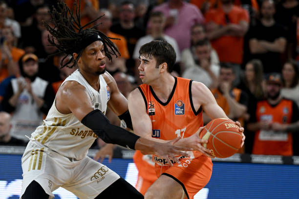 补球员更多 补球员更多